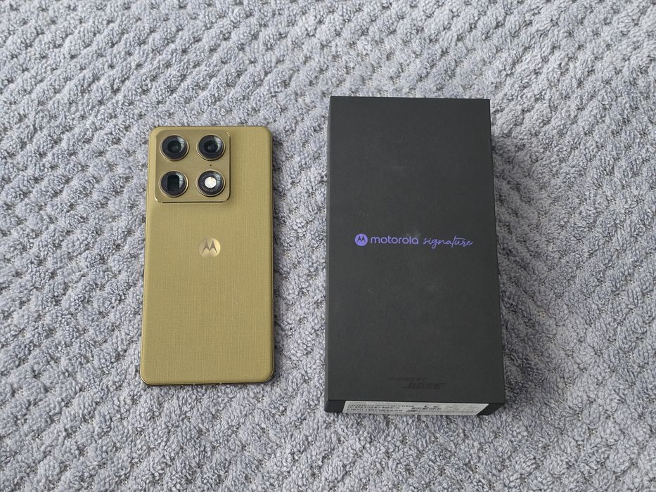 Motorola Signature