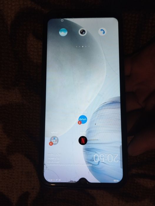 vivo Y17s телефон