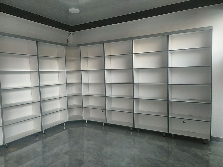 Mebel na zakaz vitrina stelaj polka shkaf