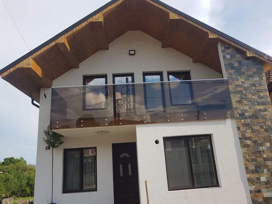 Balustrade din  sticla .