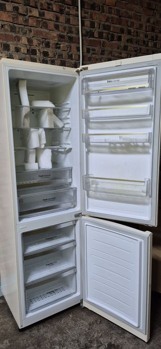 Холодильник LG, в очень хорошем состоянии