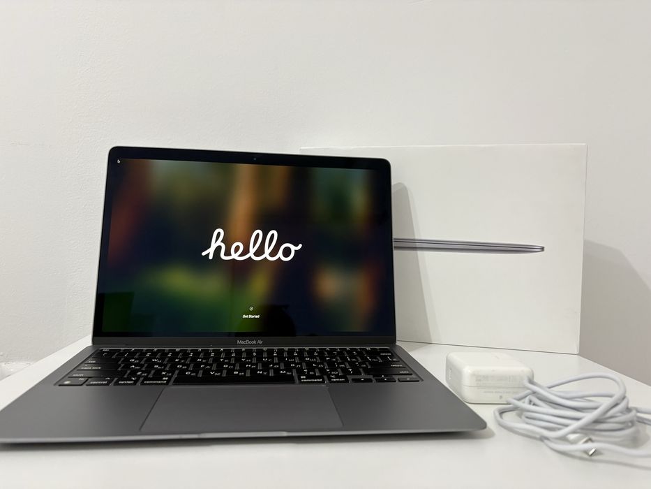Продам Macbook Air 13 / 2020 / 13.3 / 256 gb