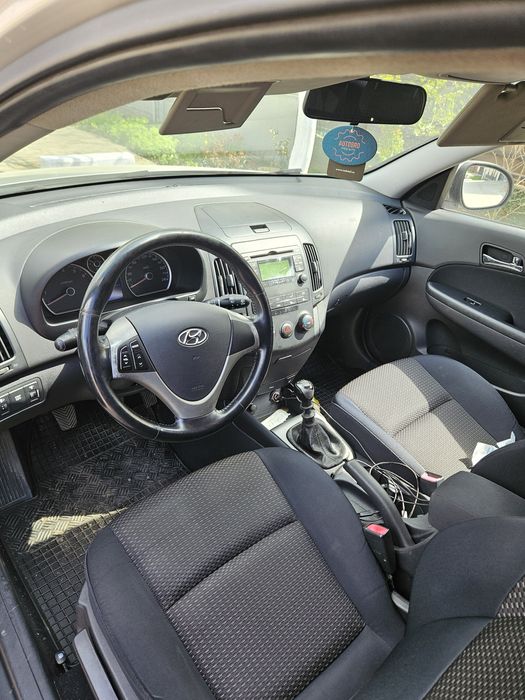 Hyundai i30 1.6  3450€ negociabil