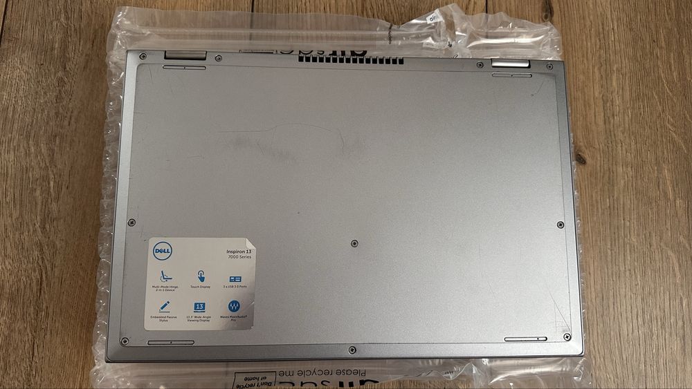 Лаптоп / Таблет  Dell Inspiran 7359 2-in-1 Тъч Intel i5-6200u 8GB RAM 275GB SSD Windows 10/ + Посалка
