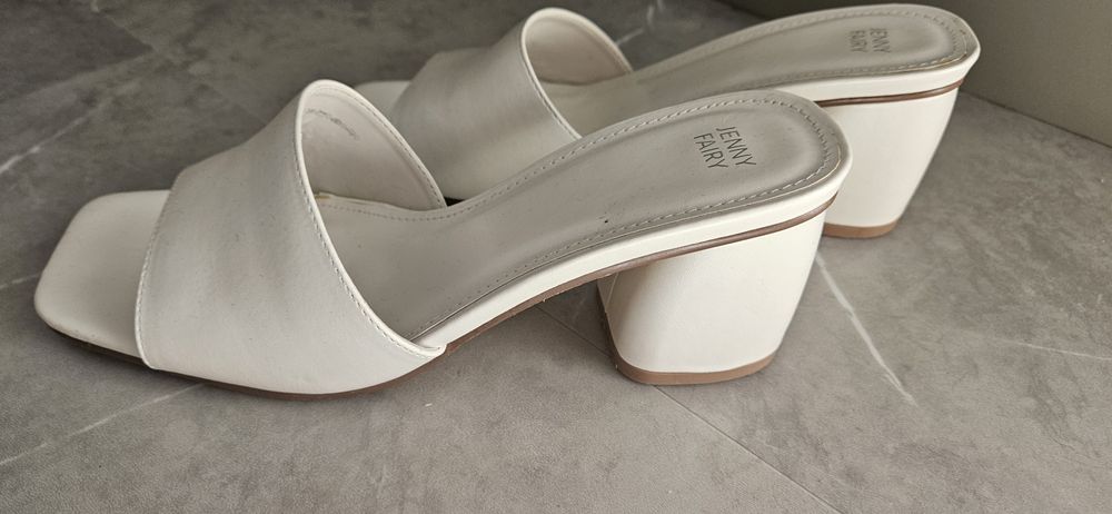 Чехли на среден ток