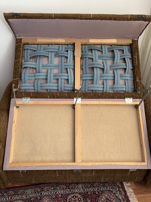 Разтегателен диван