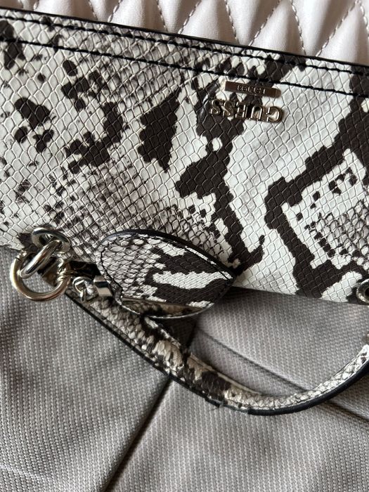 Дамска чанта Guess