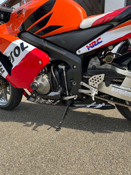 Motocicleta Honda CBR600RR PC37