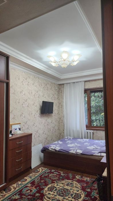 Уй сотилади 4/3/4  Медгородок