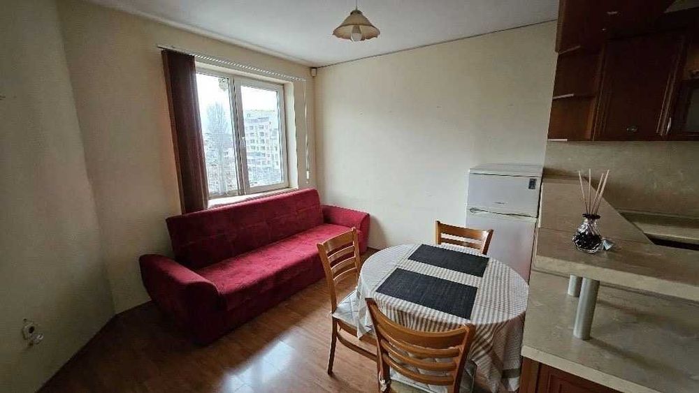 Прекрасен двустаен апартамент в Люлин 7!