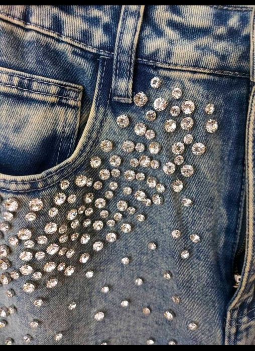 Страхотни дамски дънки с камъни