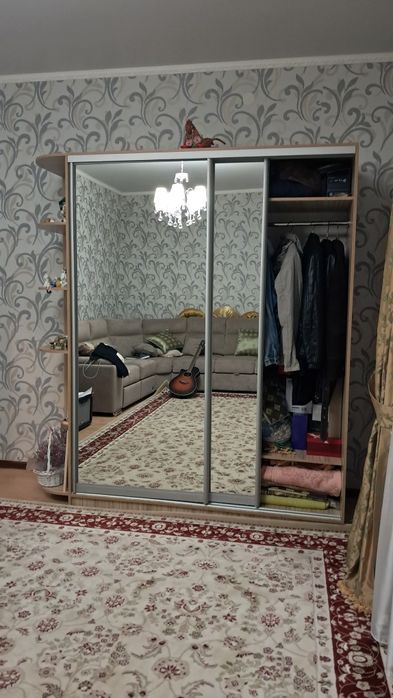Продам шкаф-купе 3-х дверный