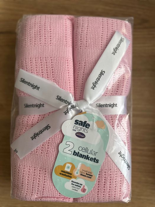 Продавам 2 бебешки одеялца Silentnight 2 Cellular Blankets