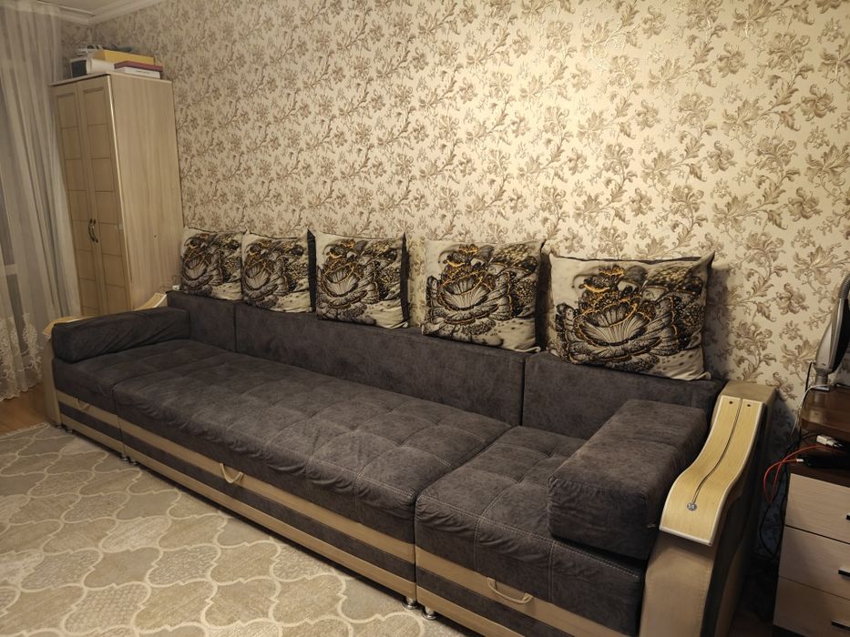 Продаю диван,в отличном состояний.