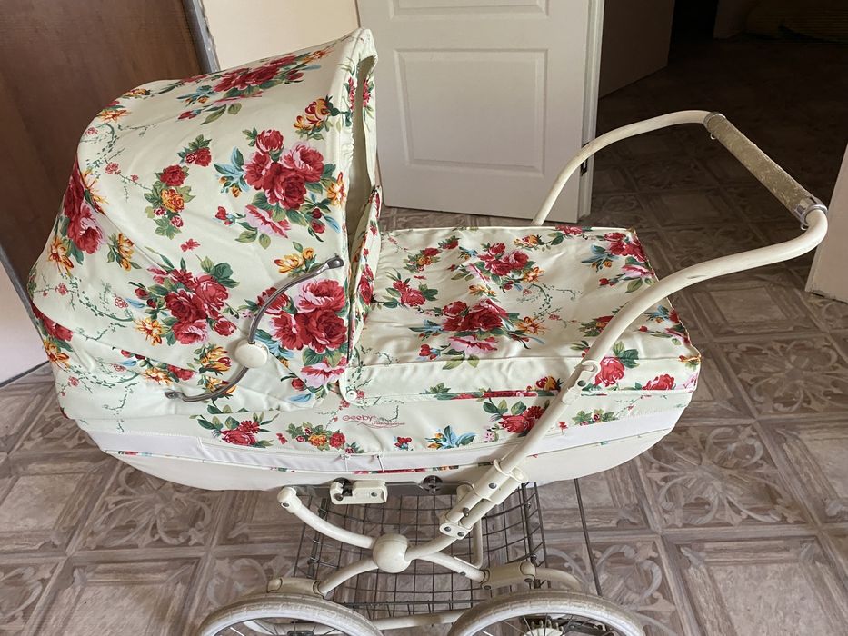 Продам коляску Геоби  с отличном состоНии