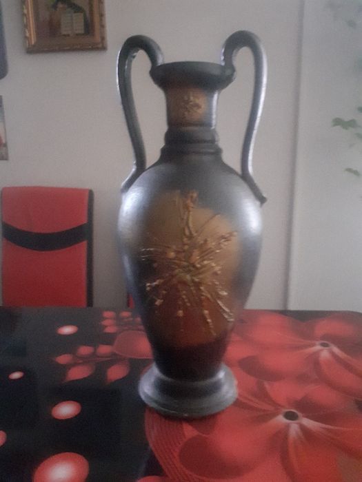 Вази 2бр, саксия