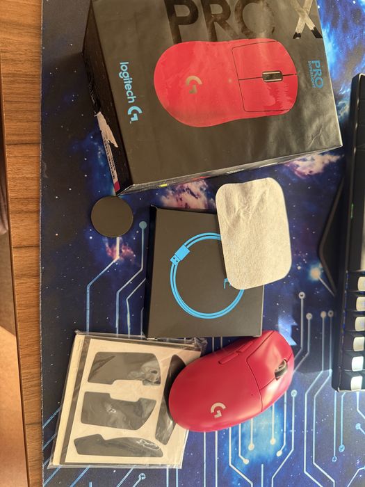 Mouse Logitech Superlight magenta