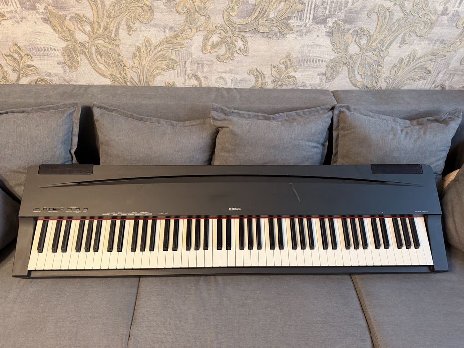 Pian digital Yamaha P-70