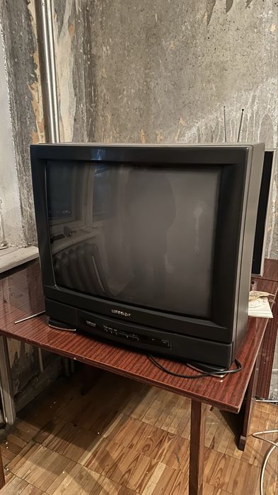 Продам Телевизор SHARP