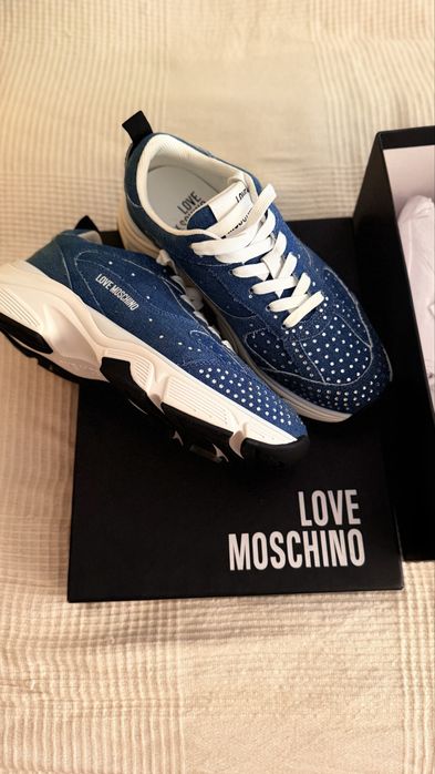 love moschino sneakers