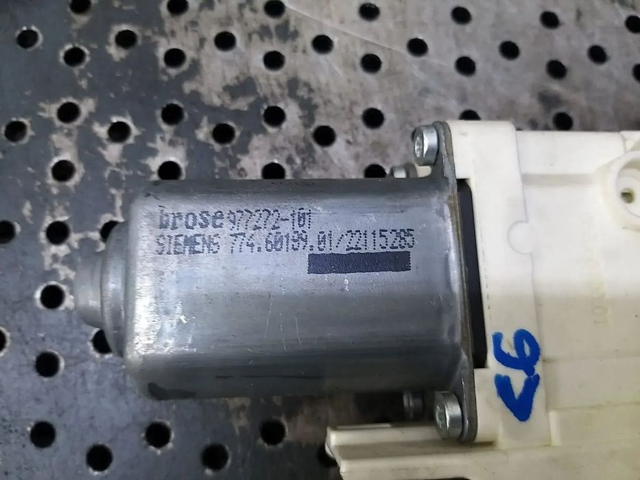 Motoras macara dreapta fata audi a6 c6 4f 977272101 7746019901 4f0959802d