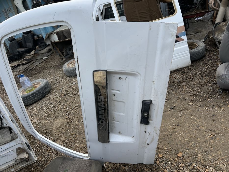 задняя дверь или дверь багажника автомобиля Damas.