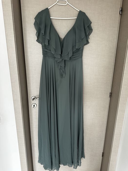 Rochii lungi de eveniment realizate pe comandă