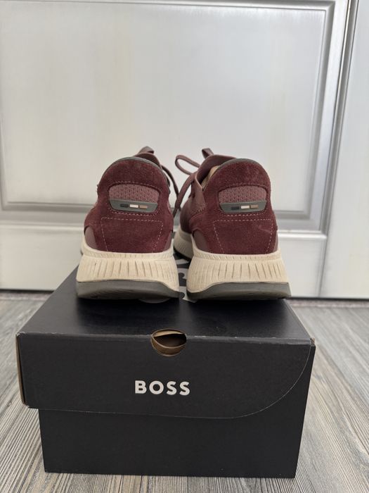 Продам кросовки Boss