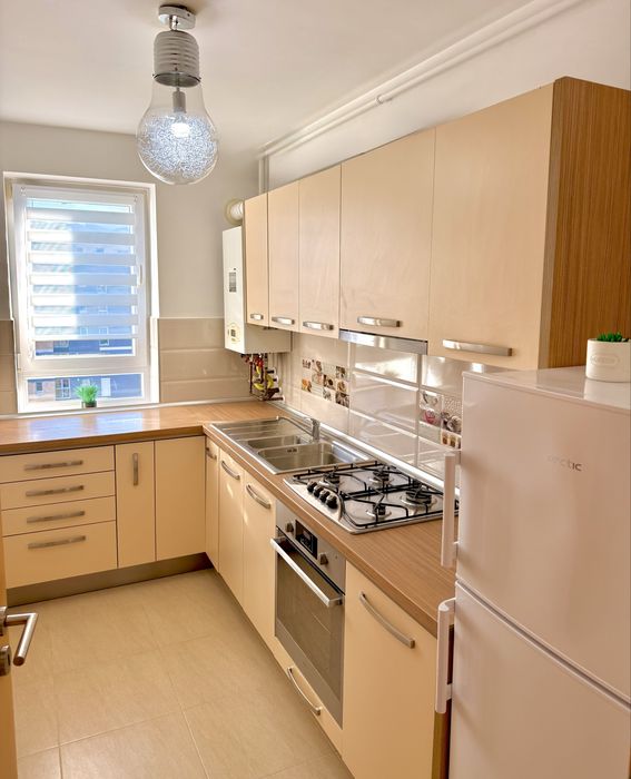 Închiriez apartament 2 cam in cartier Avantgarden Coresi