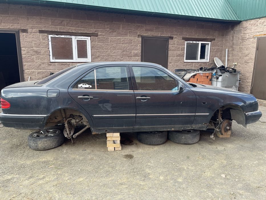 Продам запчасти w210