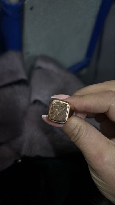 Золото печатка срочно продам