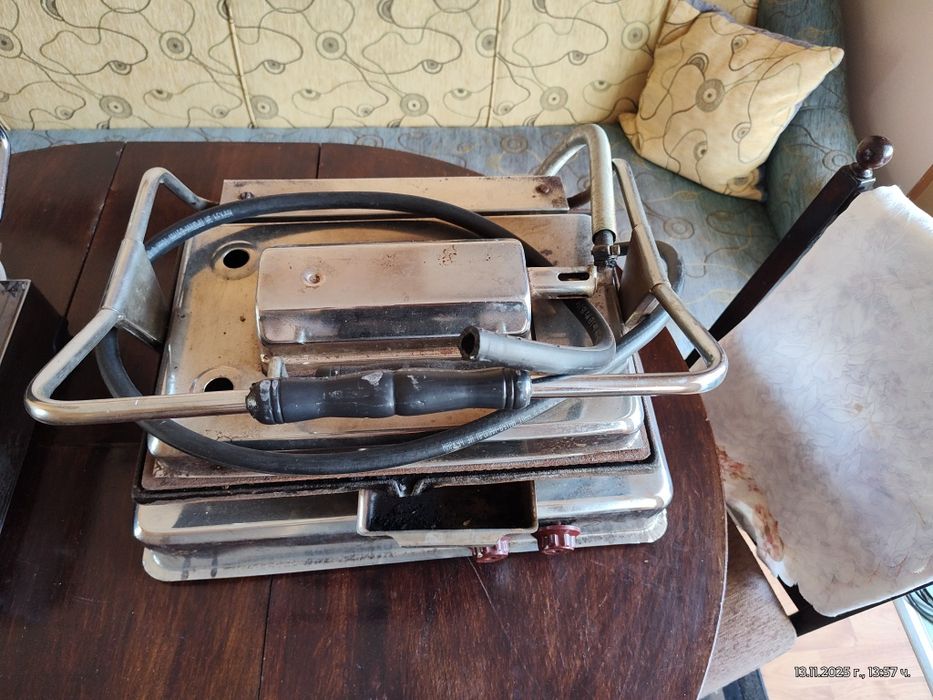 Тостер преса за сандвичи