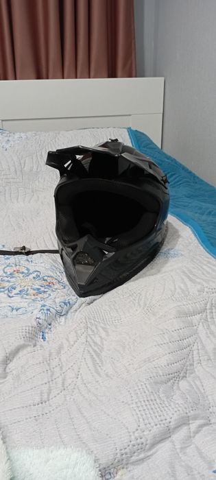 Продам  эндурошлем