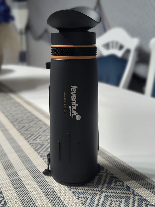 Ofertă Monoclu Levenhuk Wise Plus 10×42