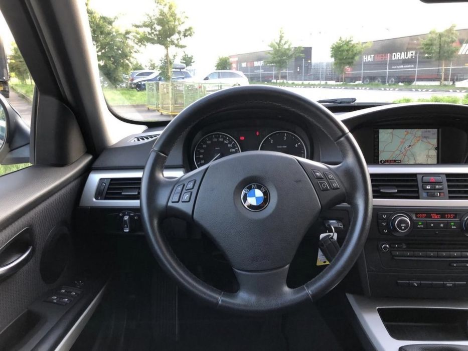 BMW Seria 3 e91 318D 2011