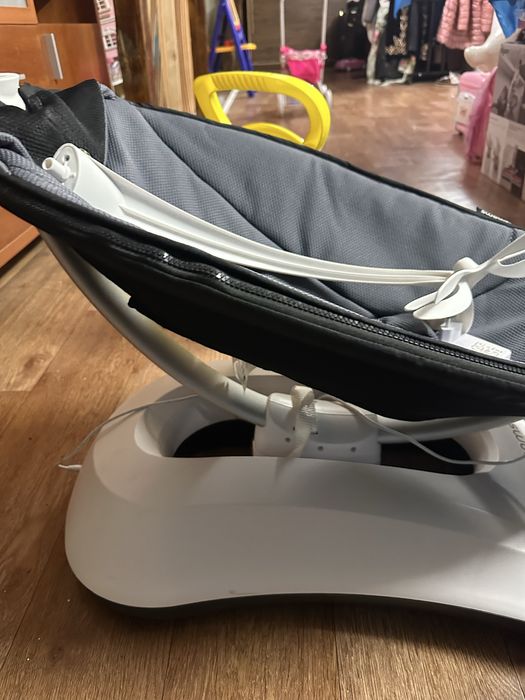 Продам качалку от 4moms