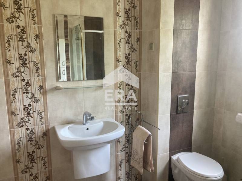 Двуетажна обзаведена къща в село Здравец област Варна