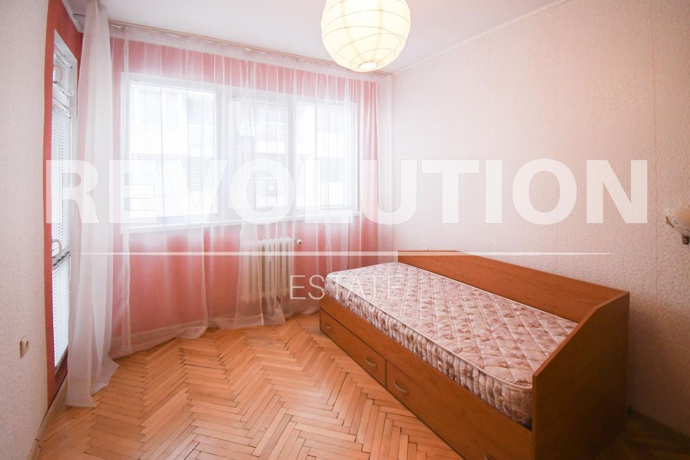 Дава се под наем Тристаен апартамент в София, Център - 115 кв.м за 700 € - Снимка #7