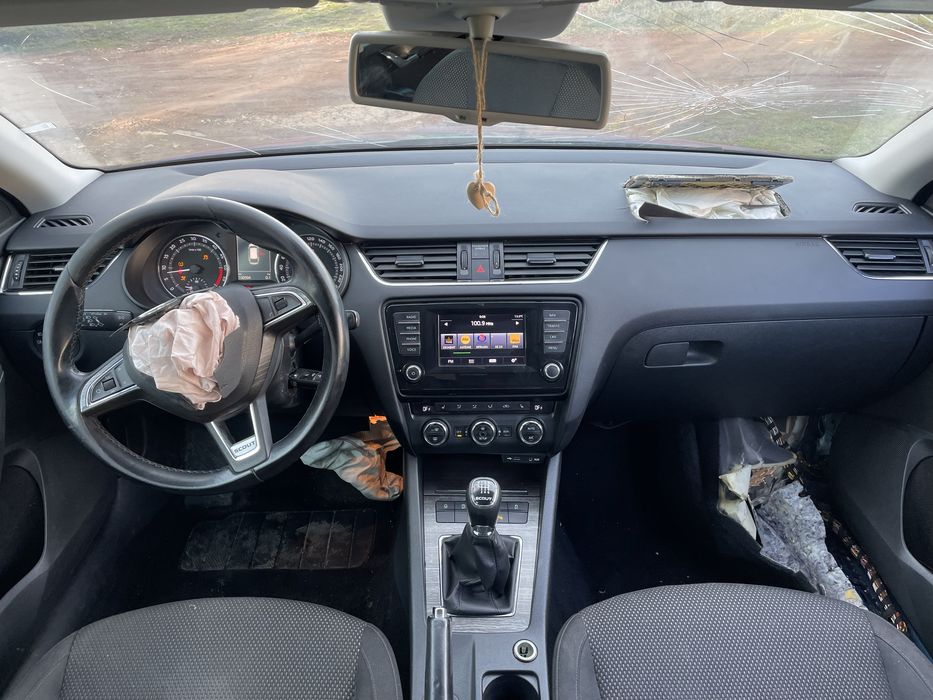 Skoda octavia scout 4x4 2015 euro6 2l-150cp  AVARIAT