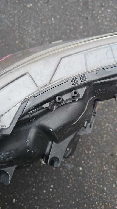 Фара на Toyota Pruis