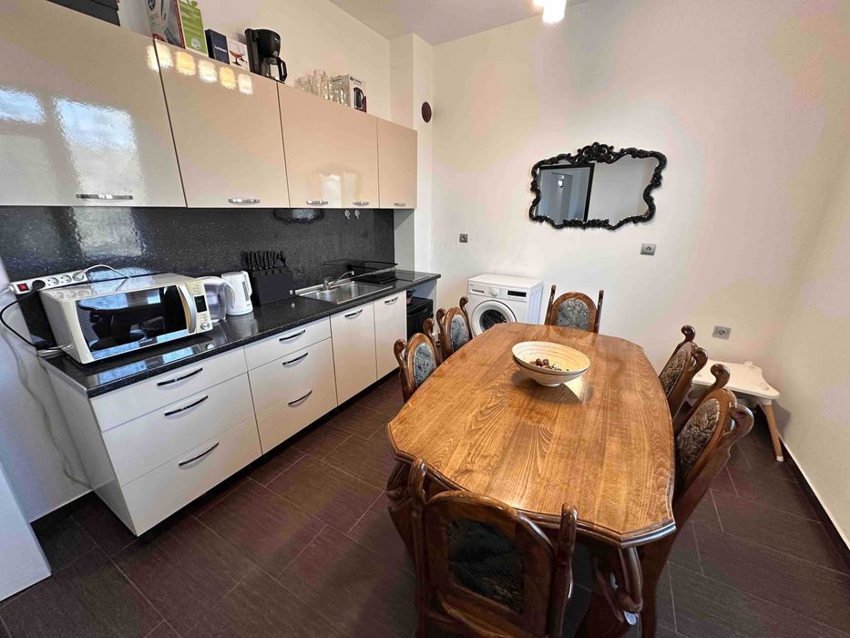 Тристаен апартамент - до хотел Черно море , пл. Севастопол