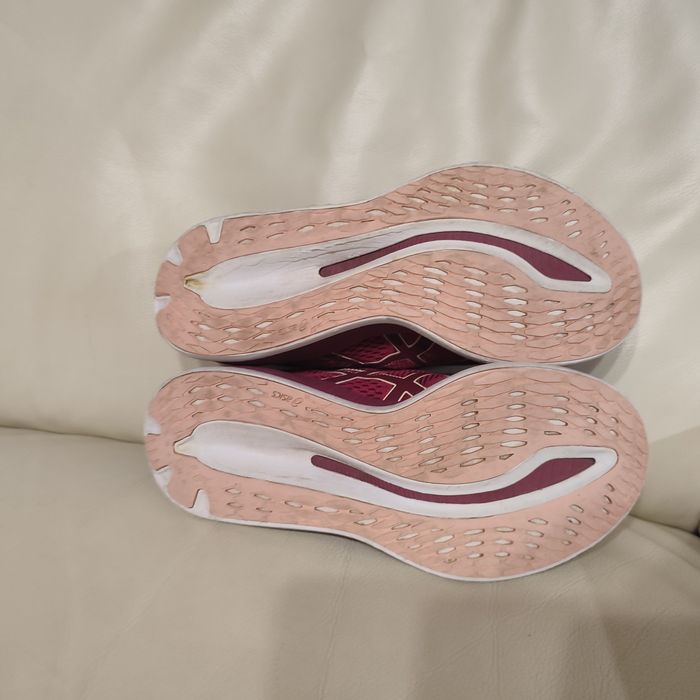 Asics Nr 39 GlideRide Nike brooks