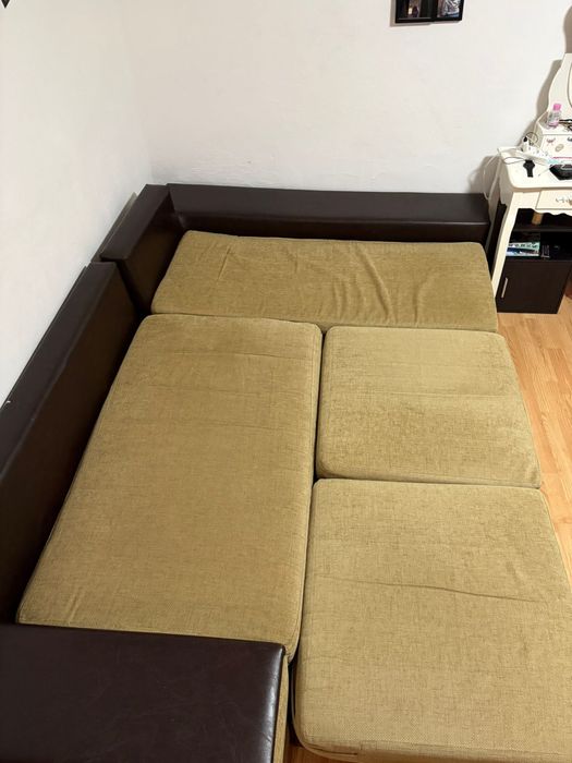 Vând pat,se poate folosi ca si coltar,dupa preferinte