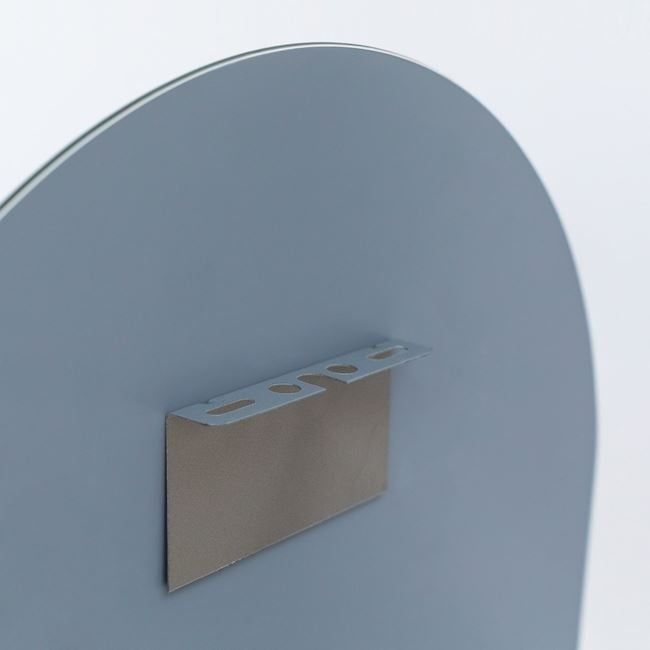 Огледало за баня с изчистен дизайн