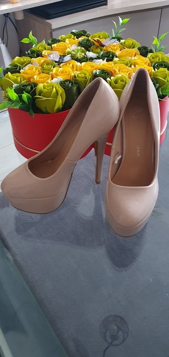 Pantofi cu toc cu/fără platforma