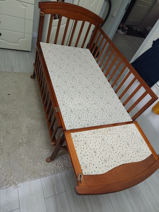 Продам детскую манежку.