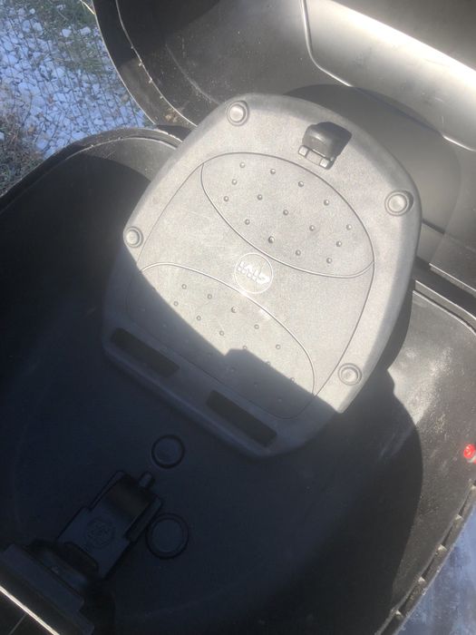 Куфар за скутери