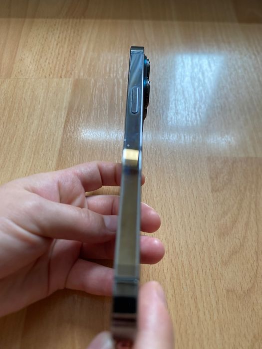 Продам IPhone (Айфон) 13 pro