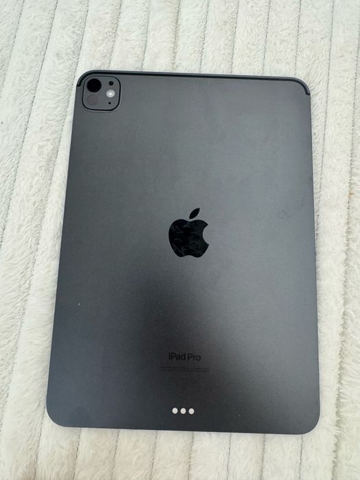 iPad Pro 11" M4 (2024) 7th Gen Wifi 256 GB, Space Black, Ca nou