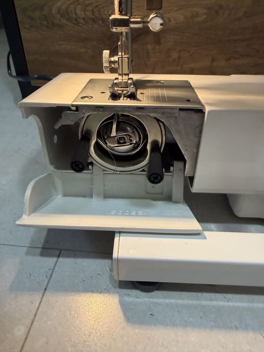 Шевна машина Necchi 270